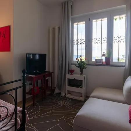 Casamina Vista Verbania Апартаменты *